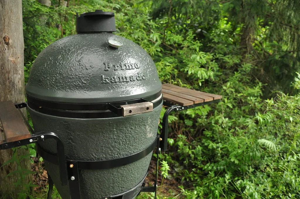 Vast ingebouwde deksel-thermometer op een kamado of smoker: wat u moet weten